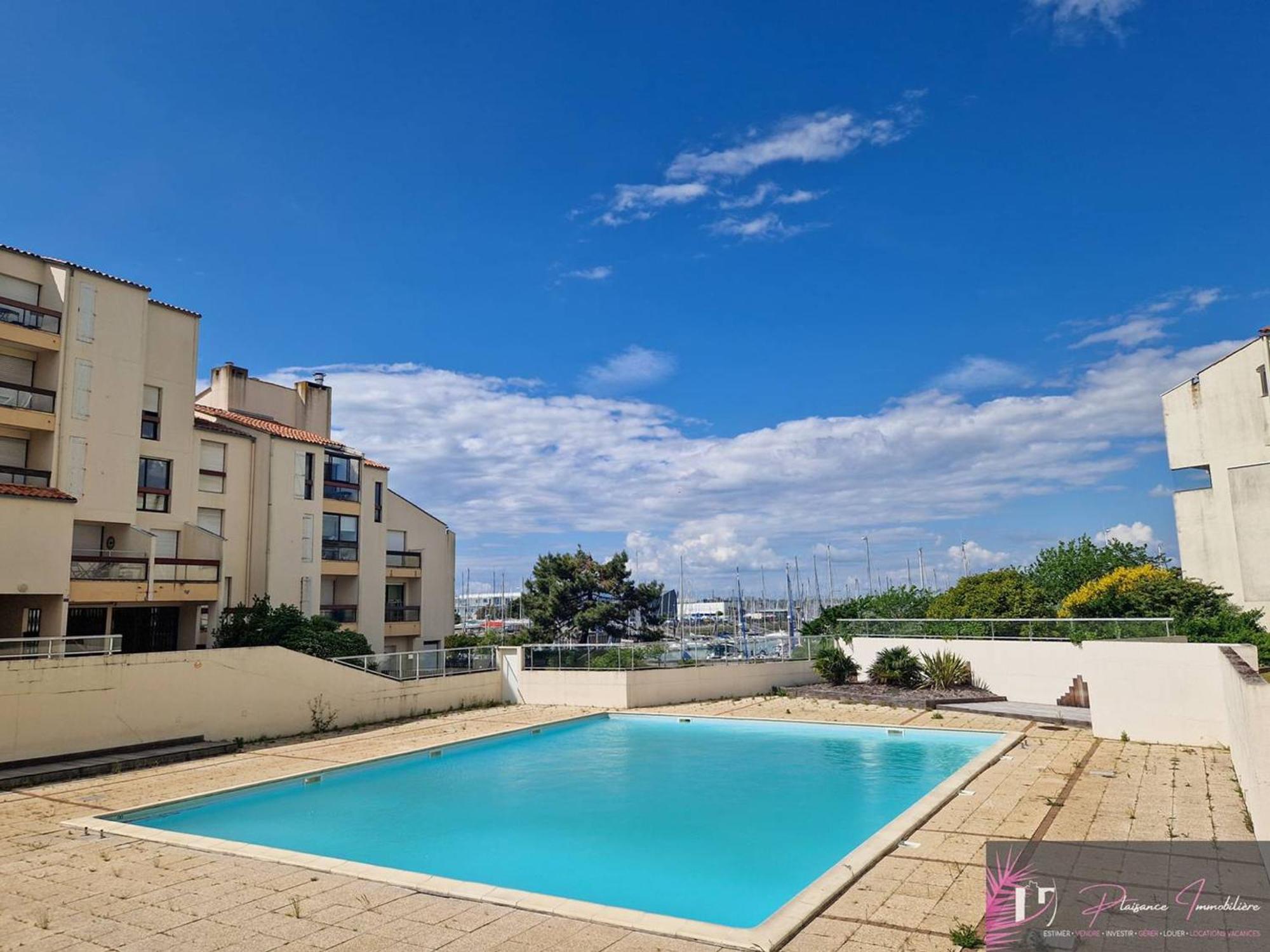 Apartment T2 Meuble, 4 Couchages Proche Port - Fr-1-825-49